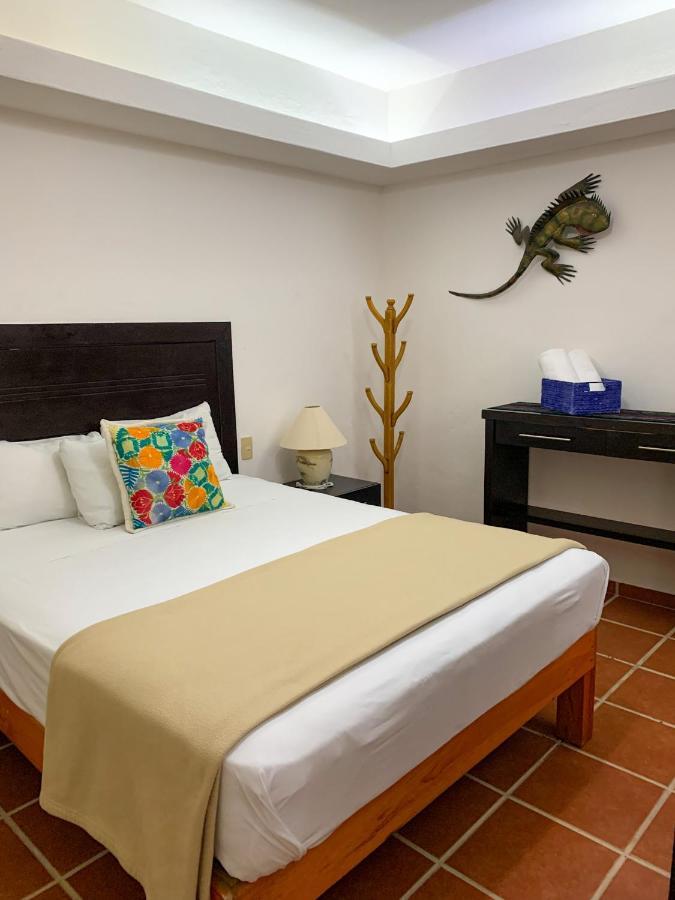 La Iguana Vallarta Lgbt Adults Only - Romantic Zone - Party Clubbing Street Puerto Vallarta Exteriér fotografie
